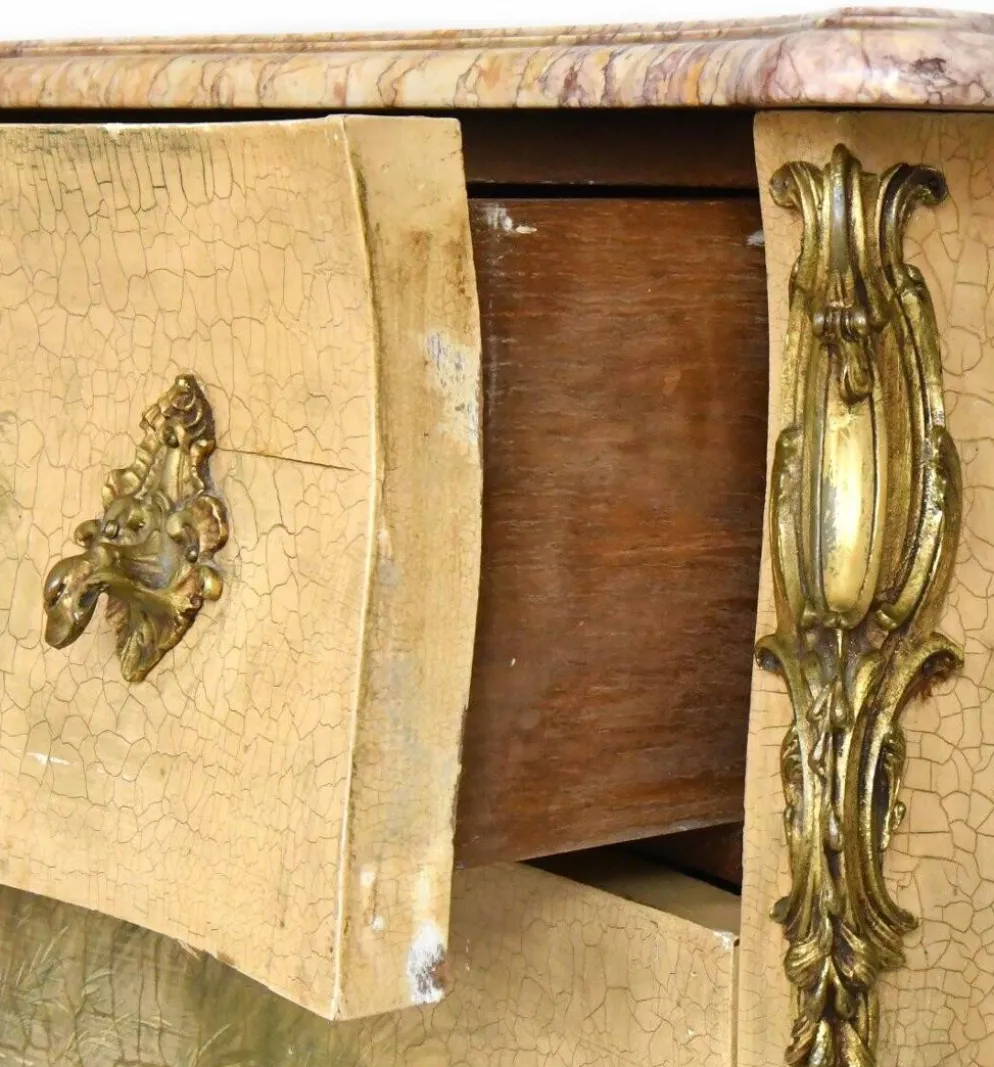 Commode de style louis XV