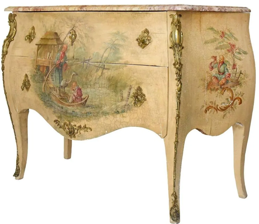 Commode de style louis XV