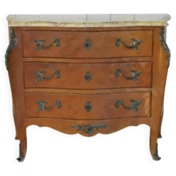 Commode de style Louis XV galbée en bois de rose