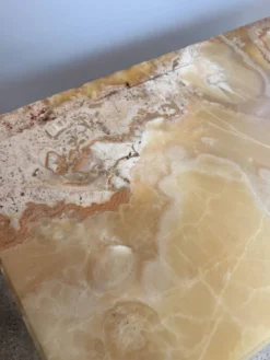 Commode de style Louis XVI en marqueterie – Dessus marbre