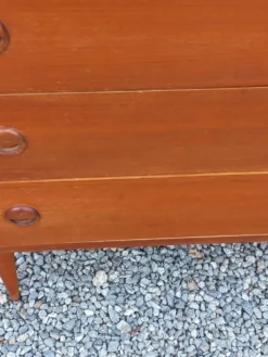 Commode de style scandinave en teck des années 70 4 tiroirs