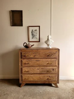 Commode de style vintage pieds compas