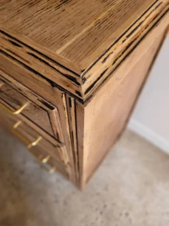 Commode de style vintage pieds compas
