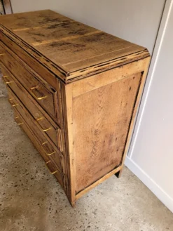 Commode de style vintage pieds compas