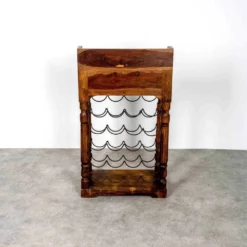 Commode de vin de province en bois d’orme