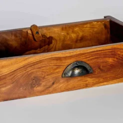Commode de vin de province en bois d’orme