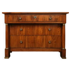 Commode d'époque Empire en noyer à colonnes détachées et bronzes dorés