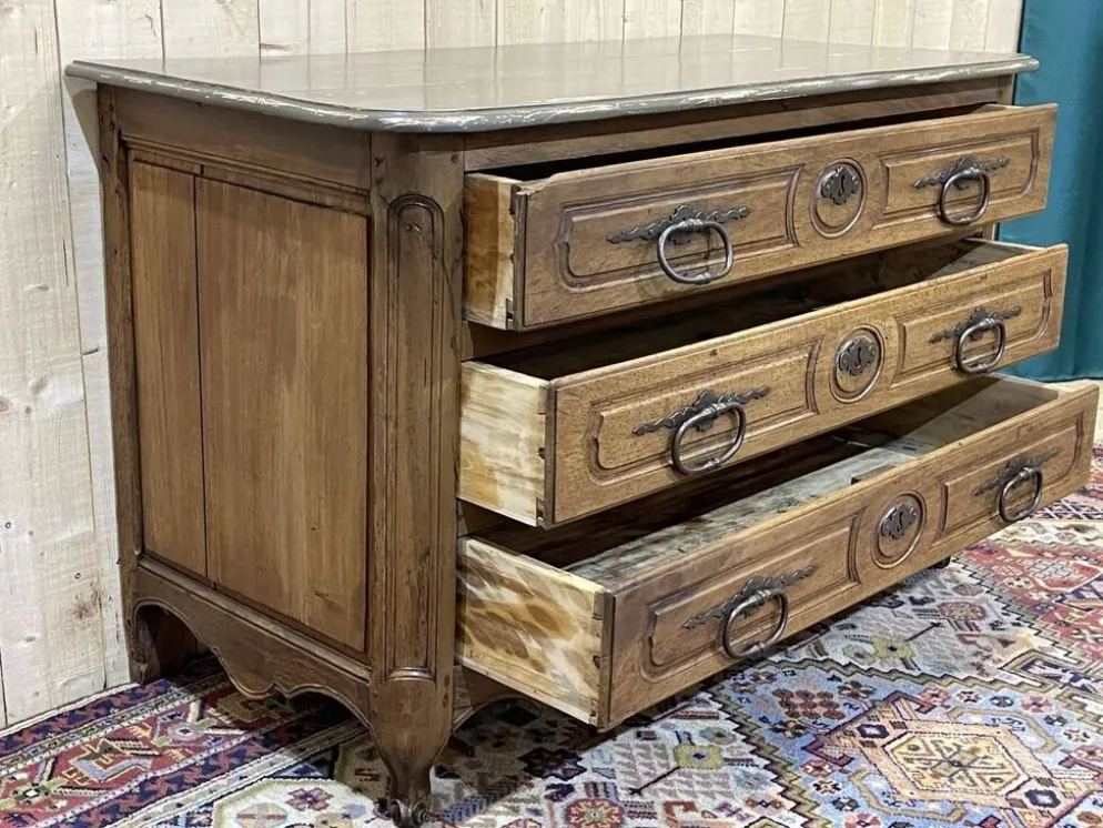 Commode d'époque Louis XV XVIIIème en noyer, plateau peint en gris patiné