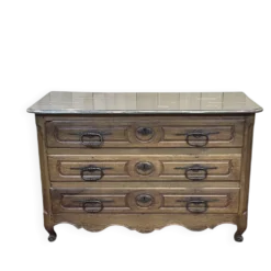 Commode d'époque Louis XV XVIIIème en noyer, plateau peint en gris patiné