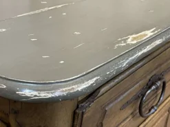Commode d'époque Louis XV XVIIIème en noyer, plateau peint en gris patiné