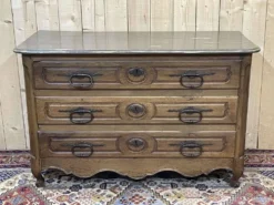 Commode d'époque Louis XV XVIIIème en noyer, plateau peint en gris patiné