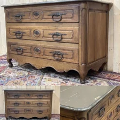 Commode d'époque Louis XV XVIIIème en noyer, plateau peint en gris patiné