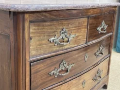 Commode d'époque Régence en amarante et dessus marbre XVIIIème