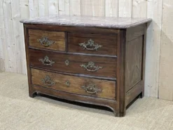 Commode d'époque Régence en amarante et dessus marbre XVIIIème