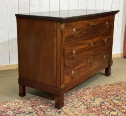 Commode Empire en acajou et dessus marbre XIXème