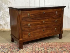 Commode Empire en acajou et dessus marbre XIXème