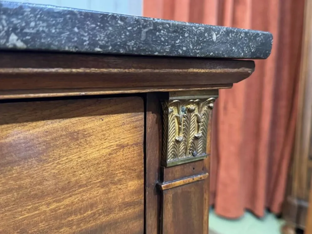 Commode Empire en acajou et dessus marbre XIXème