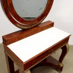 Commode en acajou restaurée, France, 19e siècle.