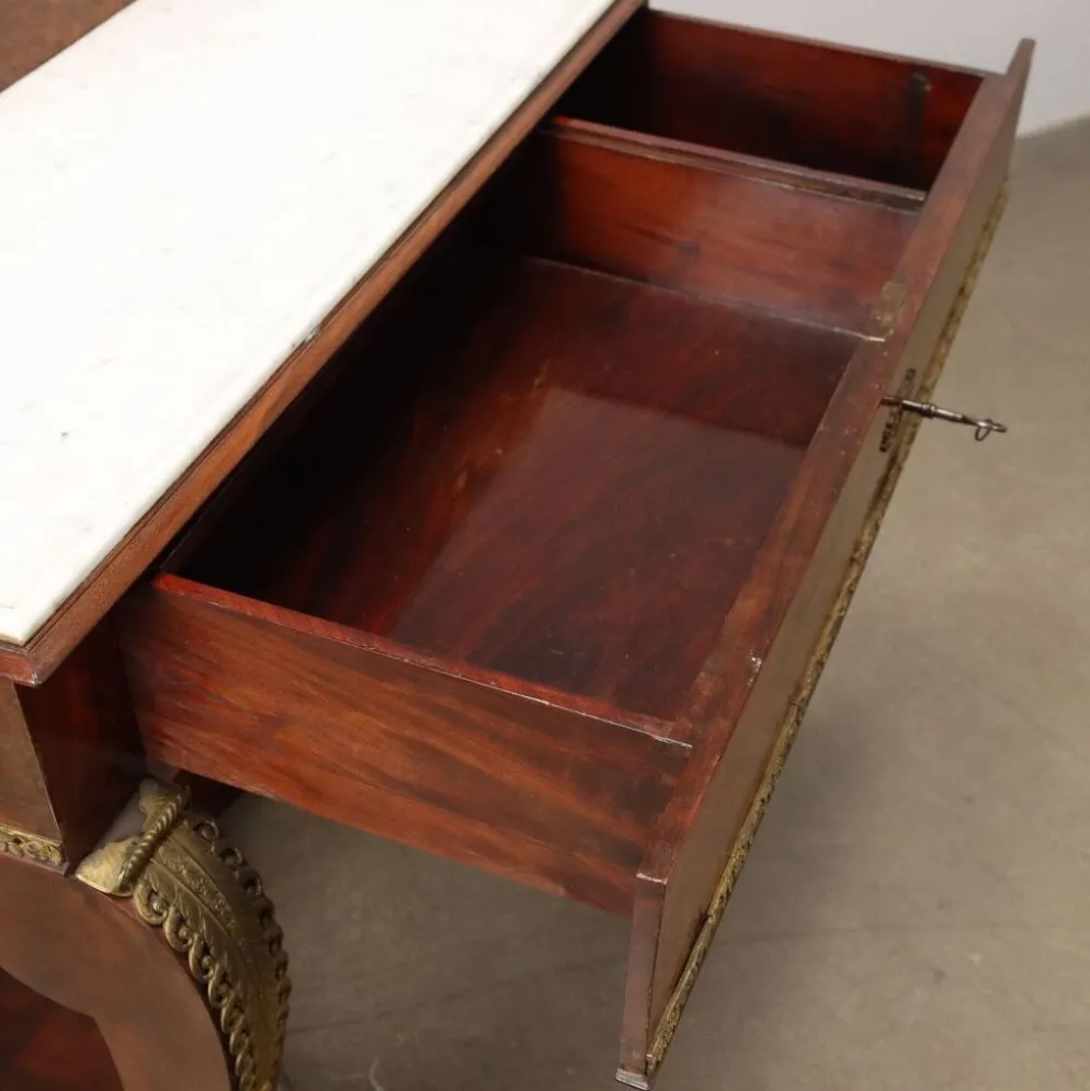 Commode en acajou restaurée, France, 19e siècle.