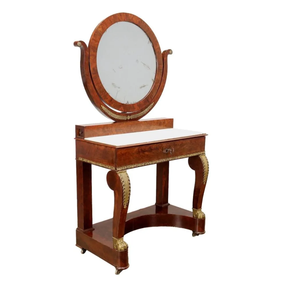 Commode en acajou restaurée, France, 19e siècle.