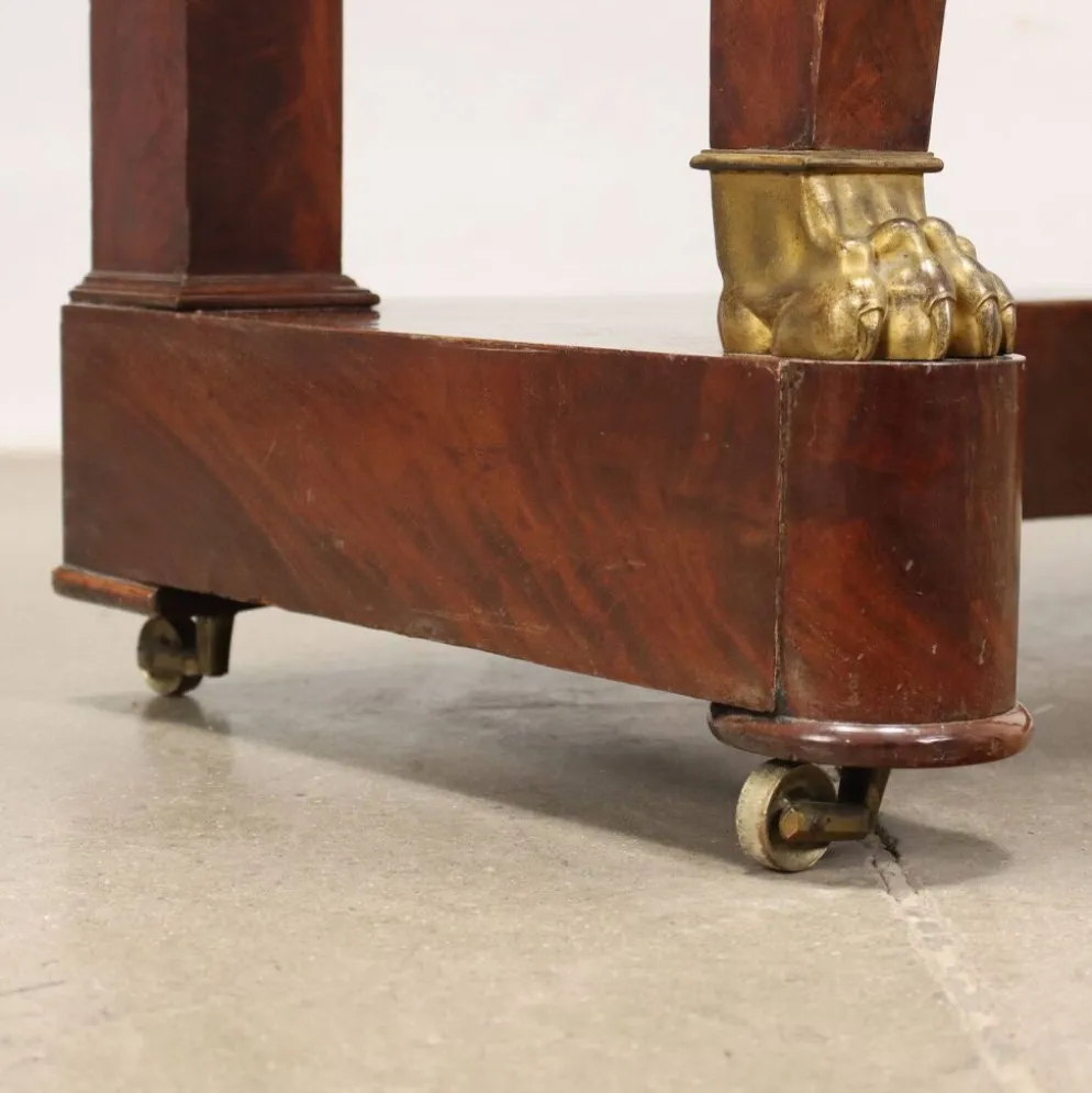 Commode en acajou restaurée, France, 19e siècle.