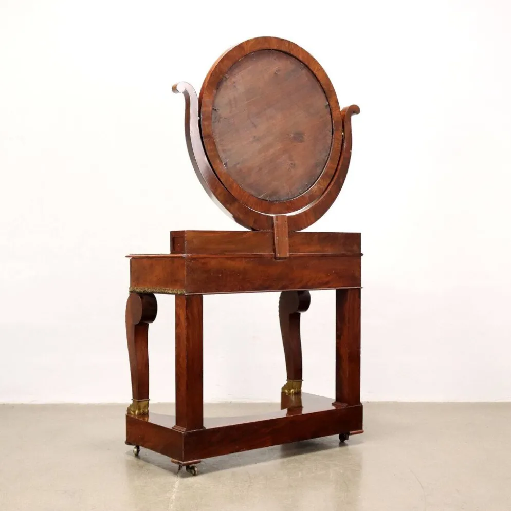 Commode en acajou restaurée, France, 19e siècle.