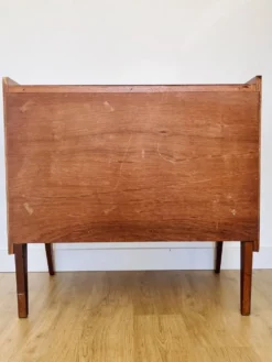 Commode en bois et rotin