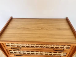 Commode en bois et rotin