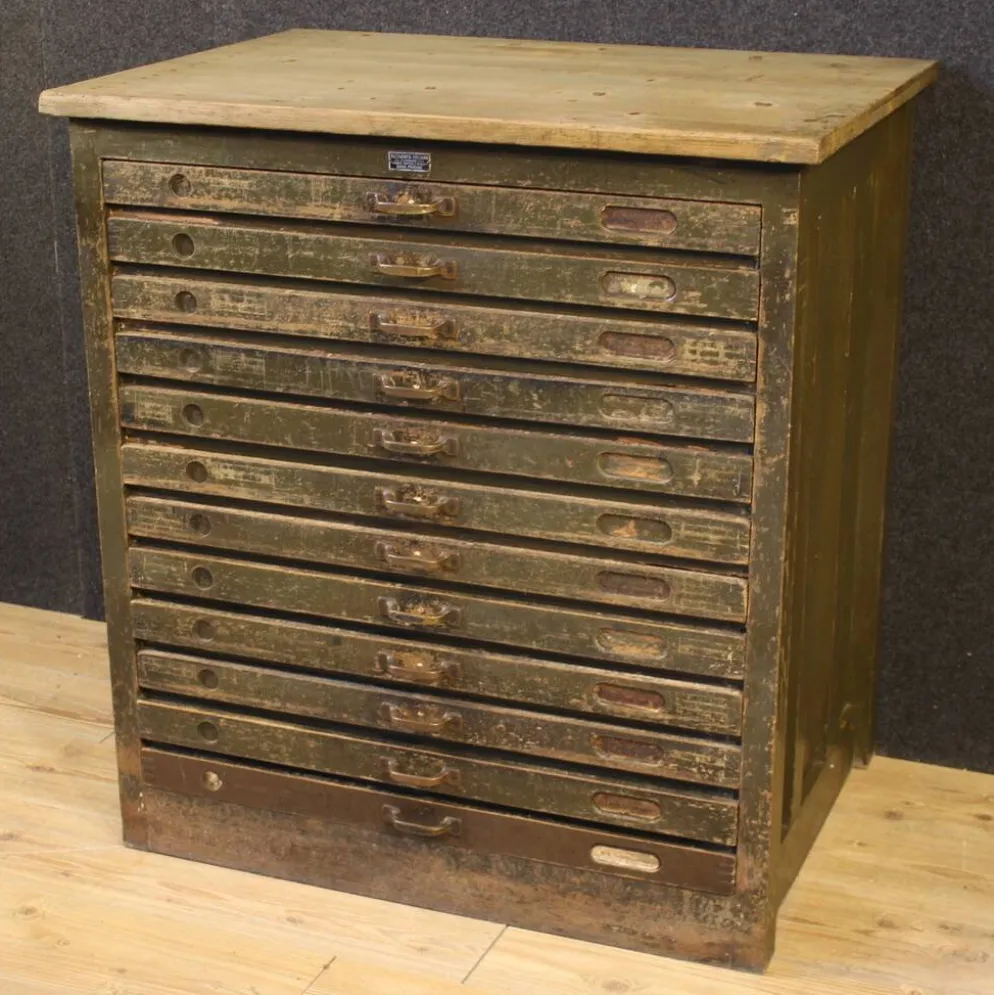 Commode en bois laqué de l'atelier de gravure sur bois du 20e siècle