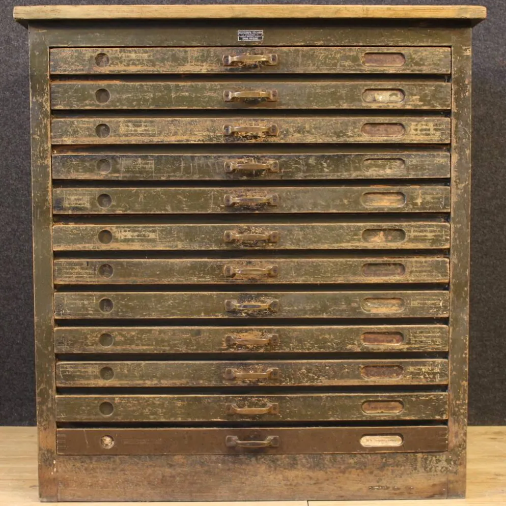 Commode en bois laqué de l'atelier de gravure sur bois du 20e siècle