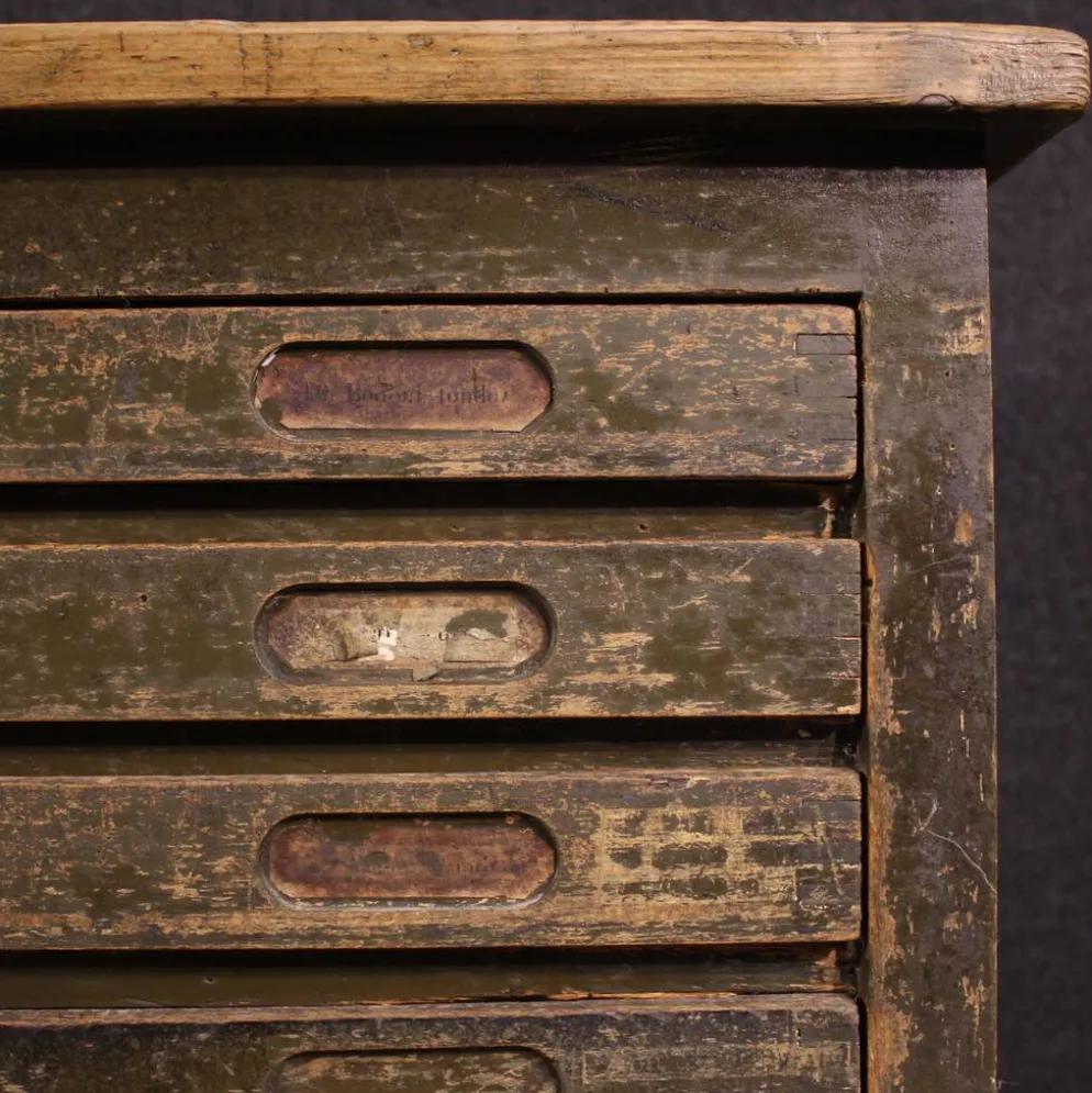 Commode en bois laqué de l'atelier de gravure sur bois du 20e siècle