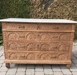 Commode en chêne massif avec plateau en marbre et miroir d’origine