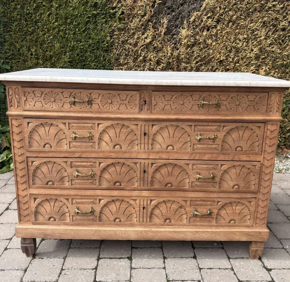 Commode en chêne massif avec plateau en marbre et miroir d’origine
