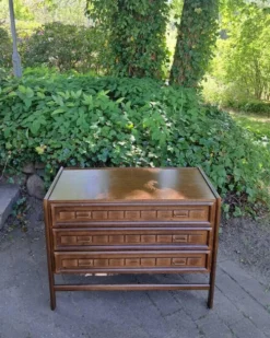 Commode en chêne teinté, style Henry Kjaernulf, 1960-70, design danois