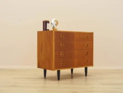 Commode en frêne des années 1970 avec des poignées distinctives, Danemark