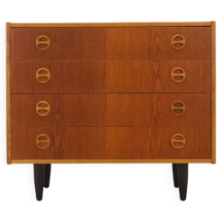 Commode en frêne des années 1970 avec des poignées distinctives, Danemark
