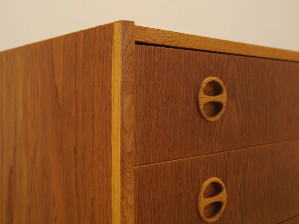 Commode en frêne des années 1970 avec des poignées distinctives, Danemark