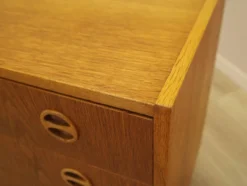 Commode en frêne des années 1970 avec des poignées distinctives, Danemark