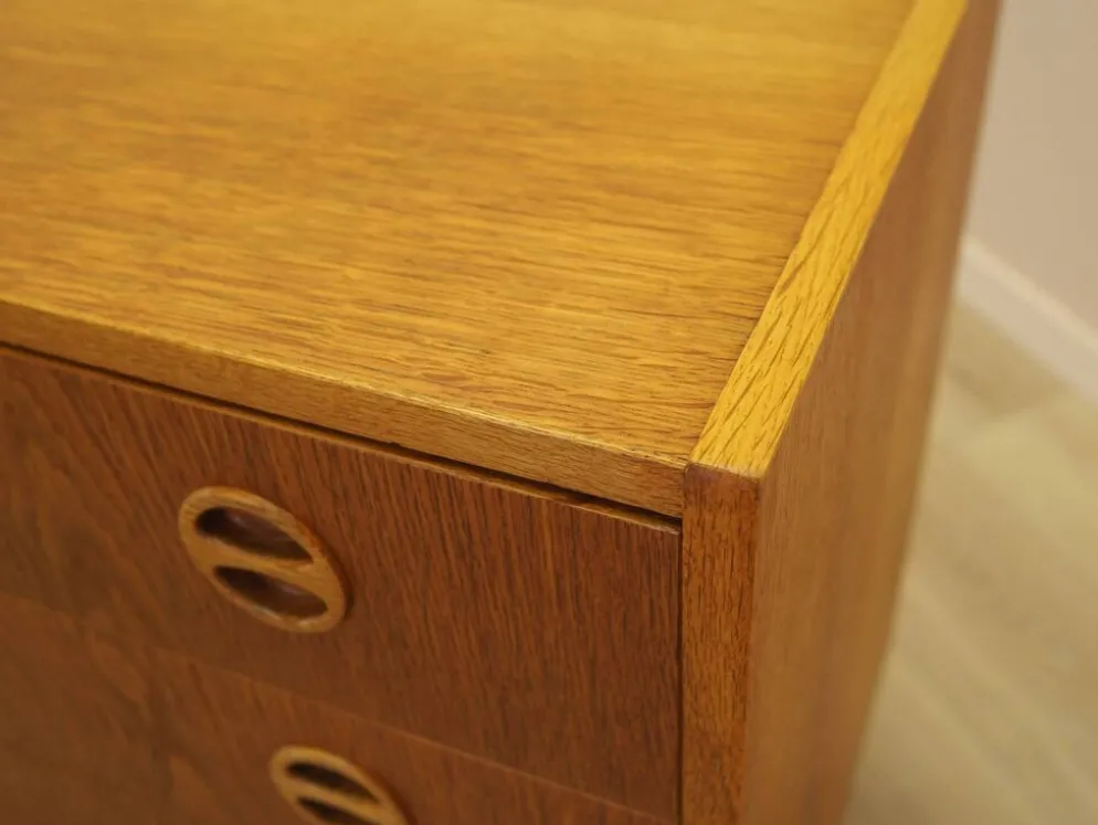 Commode en frêne des années 1970 avec des poignées distinctives, Danemark