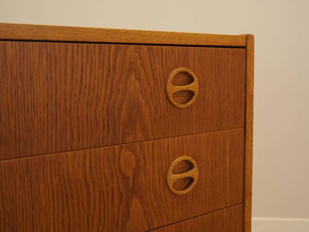 Commode en frêne des années 1970 avec des poignées distinctives, Danemark