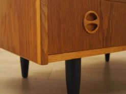 Commode en frêne des années 1970 avec des poignées distinctives, Danemark