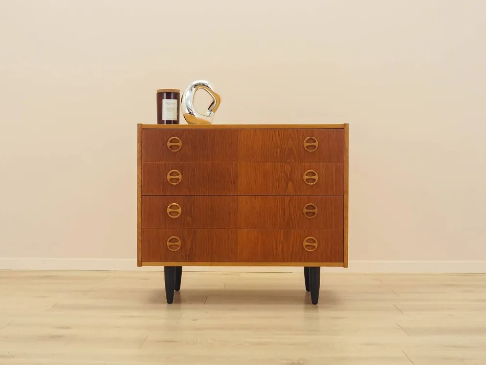 Commode en frêne des années 1970 avec des poignées distinctives, Danemark