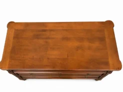 Commode en Noyer clair de style Louis XVI motifs cannelé trois tiroirs