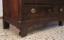 Commode en noyer massif Charles X