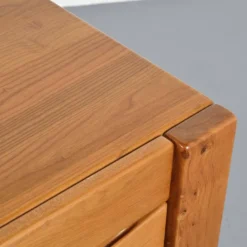 Commode en orme massif, Maison Regain