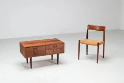 Commode en palissandre Kai Kristiansen Feldballes Danemark 1960