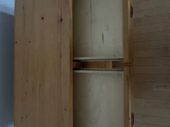 Commode en pin, Charlotte Perriand pour Les Arcs