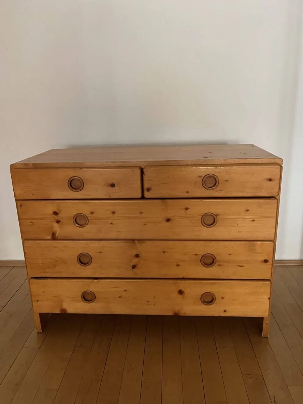 Commode en pin, Charlotte Perriand pour Les Arcs