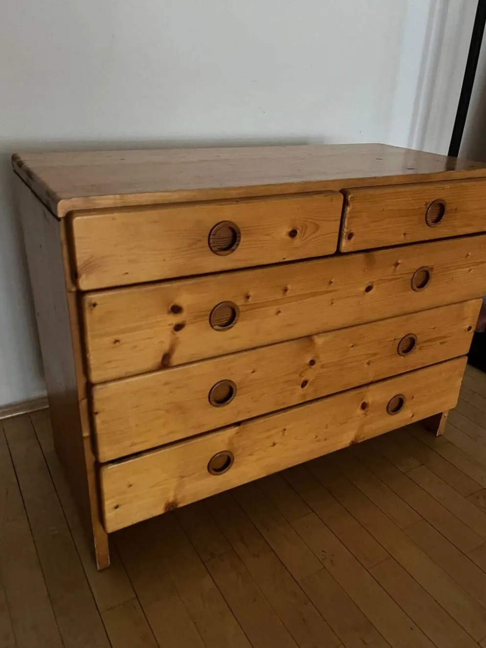 Commode en pin, Charlotte Perriand pour Les Arcs