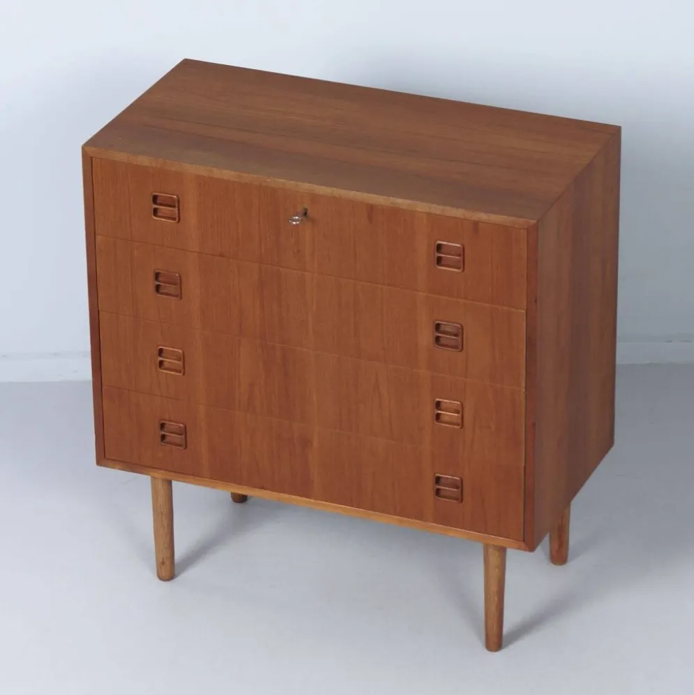 Commode en teck danois, années 1960 – 4 tiroirs, clé et poignées encastrées